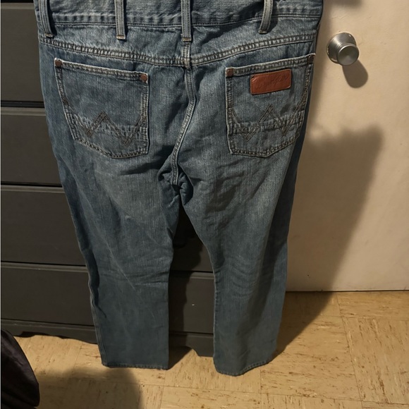 Men’s slim fit wrangler 34x30 - Picture 2 of 2